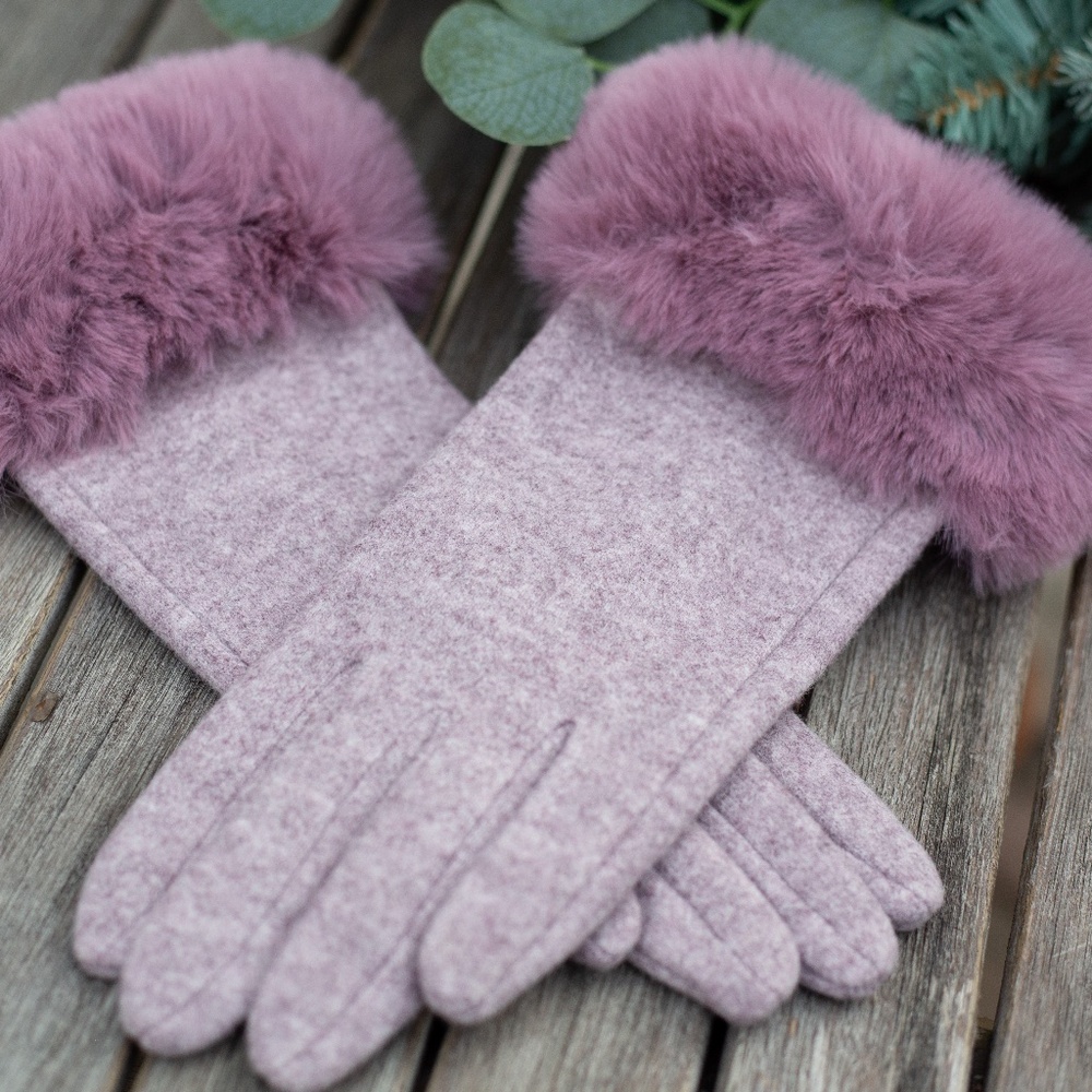 New Women's Gloves Text Touchscreen Lilac Lavender Blush Faux Fur Winter Fashion